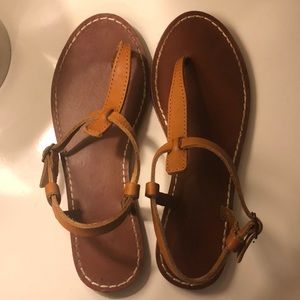 Brown Gap thong leather sandals